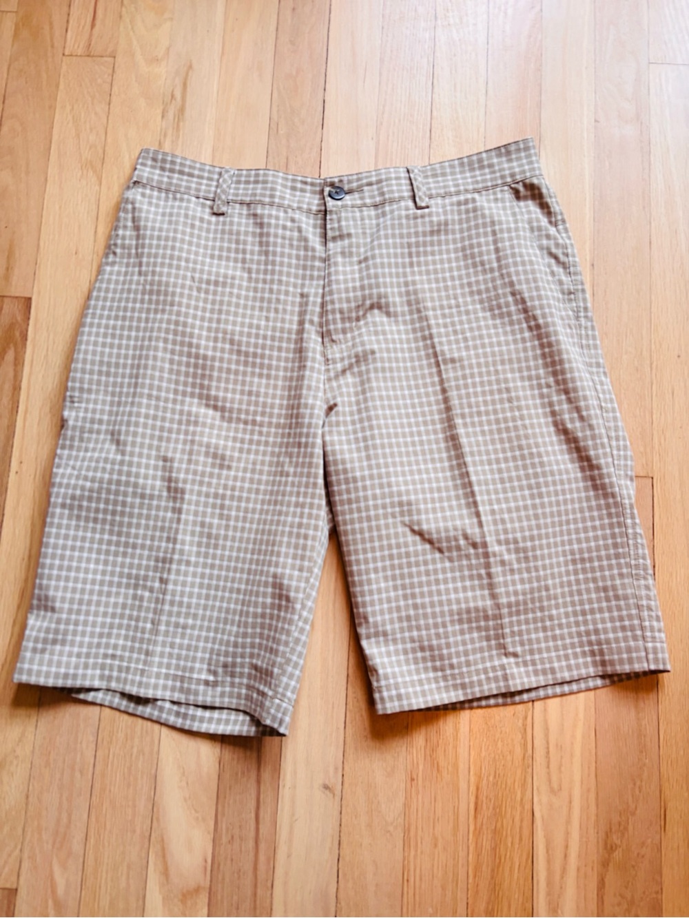 Adidas Men's Tan Check Golf Shorts Size: 32